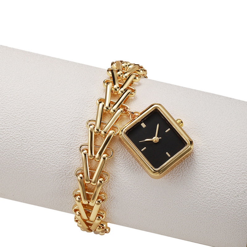 ساعة نسائية كوارتز فاخرة خفيفة - مراجعة Watch Triangle Luxury وسعره
