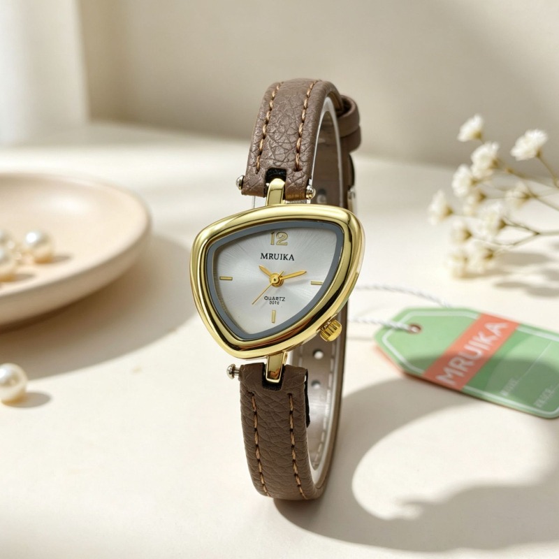 ساعة يد نسائية أنيقة بتصميم مث - مراجعة Watch Triangle Luxury وسعره